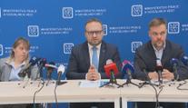 Jurečka chce zvýšit příspěvek na péči. Nejpotřebnějším o 40 procent