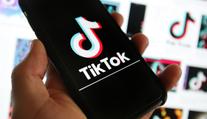 TikTok může udělat politiky vydíratelnými, tvrdí expert. EU se proti síti vymezuje