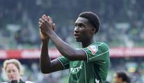 Momenty 2. kola Bundesligy: Nádherné góly z dálky, Coulibaly spasil Brémy