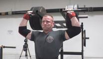 Soutěž o nejsilnějšího hasiče světa se blíží. Komu Schwarzenegger předá sekeru?