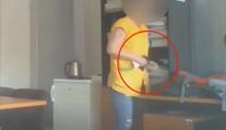 VIDEO: Skrytá kamera natočila uklízečku při krádeži. Peníze si ukryla do vaginy