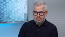 S křečovými žilami pomáhají kompresní punčochy, dají se nosit i elegantně, říká lékař