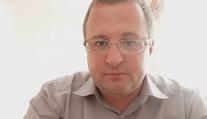 Vláda nedokázala najít konkrétní oblasti, kde by více uspořila, říká Hanáček