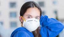 Vrací se chřipková sezona. Nasaďte si respirátory, vzkazují lékaři