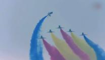VIDEO: Piloti ve stíhačkách předvedli ve vzduchu dechberoucí triky
