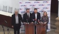 Hnutí SPD na brífinku vyjadřuje nesouhlas s nouzovým stavem