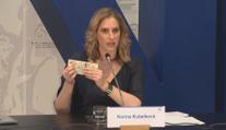 Nejčastěji padělají dvoutisícikoruny. Kubelková z ČNB poradila, jak je rozeznat