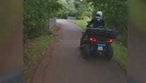 VIDEO: Tohle byste nečekali. Policie se prohání po městě na neobvyklých strojích