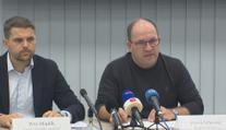 Ministr Výborný: Pokud chcete pomoci, soustřeďte se na balenou vodu