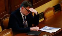Politolog: Vláda má pocit, že na zvýšení platů státních zaměstnanců nemá peníze