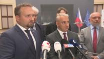Platy státních zaměstnanců se od září zvýší, vláda se dohodla s odbory