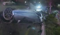VIDEO: Řidič ujížděl policii a nezvládl řízení. Luxusní lamborghini rozmetal o strom