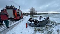 Meteorologové varují před silným větrem a mrazem. Ranní dopravu komplikoval sníh