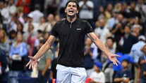 Spojené státy mají po 18 letech finalistu US Open, světovou jedničku vyzve Fritz