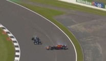 Drama ve formuli 1! Hamilton vyřadil Verstappena a dojel si pro výhru