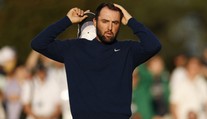 Golfista jako seriálový Homer, fotka světové jedničky baví fanoušky