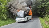 Obyvatele Moravskoslezského kraje trápí stav autobusů. Několikrát už i hořely