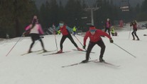 Sníh v Krkonoších přilákal první běžkaře! Zájem o tento sport roste