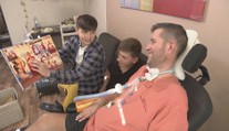 Honza trpí zákeřnou ALS. Rodině pomáhá nadace Dobrý anděl