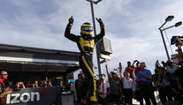 Bourdais se nese na vítězné vlně, ve Phoenixu vyhrál kvalifikaci