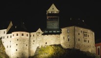 Archeologové objevili neznámé opevnění na hradě Loket. Je o dvě století starší