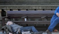 Zombie droga řádí nejen v Česku. Toto jsou její účinky