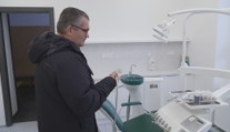 Městys na Rychnovsku sehnal zahraničního zubaře. Pacientů přišly stovky
