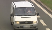 Řidič se podíval na zvonící telefon, na přechodu zabil dva lidi!