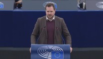 Dánský europoslanec poslal sprostý vzkaz Trumpovi. Létaly i další nadávky