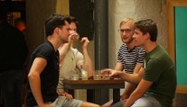 Praha bojuje proti alkoholové turistice. Zakázala organizované tahy po barech
