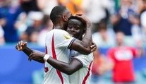 Francie–Anglie ON-LINE: To je demolice! Albion vede už 4:0, Saka dvakrát skóroval