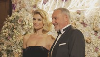 Nádherné róby i fascinující šperky: Jak si celebrity užily Český ples