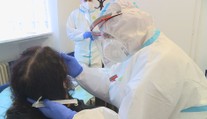 Do domovů pro seniory budou moci návštěvy. Musí mít ale negativní test