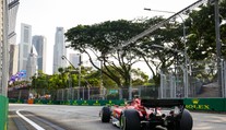 Dítě Godzilly na trati v Singapuru. Jezdce formule 1 překvapili při tréninku ještěři