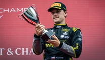 Kdo nahradí experta Nova Sport? Tenhle hlas v přenosu F1 ještě nezazněl