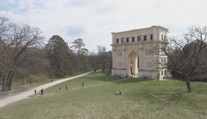 Běhej lesy odstartoval úvodním závodem. Soutěžilo se i pod vítězným obloukem