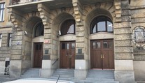 VIDEO: Před Ministerstvem průmyslu a obchodu byl ohlášen podezřelý předmět