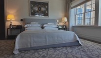 Vrtulník i finále mistrovství světa. Pobyt v hotelu The Mark stojí miliony