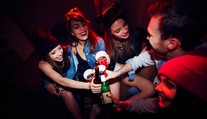 Mladiství si alkohol koupí snadno. Potvrdily to regionální kontroly