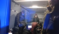 Policie objevila další migranty. V dodávce se mačkaly desítky uprchlíků