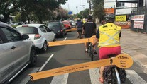 Senát překvapil. Pravidlo pro objíždění cyklistů neodmítl, chce ale nižší sankce
