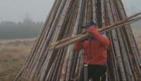 V Krkonoších se připravují na zimu. Horská služba obnovuje tyčové značení cest