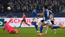 Schalke jde v 2. Bundeslize do vedení. Desetitisíce fanoušků slavily skalp lídra ligy
