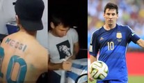 Fanatik? MESSIHO jméno a číslo má VYTETOVANÉ na zádech