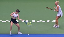 Skvělá Siniaková. Ve Wu-chanu ovládla čtyřhru, letos má už čtvrtý titul