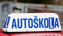 Cizinci u zkoušek na řidičák podvádí, ministerstvo to neřeší