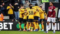 Krejčí s Wolves slaví první výhru v sezóně. Odskákal to Součkův West Ham