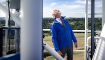 Pavel vylezl na stožár, odstartoval závod, zachránil paraglidistu. Je na hraně, varuje politolog