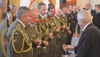 Detaily pohřbu generála tajné služby Jakubů! Lékaři popsali stav jeho ženy
