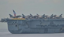 Macron vyslal do Středomoří letadlovou loď Charles de Gaulle